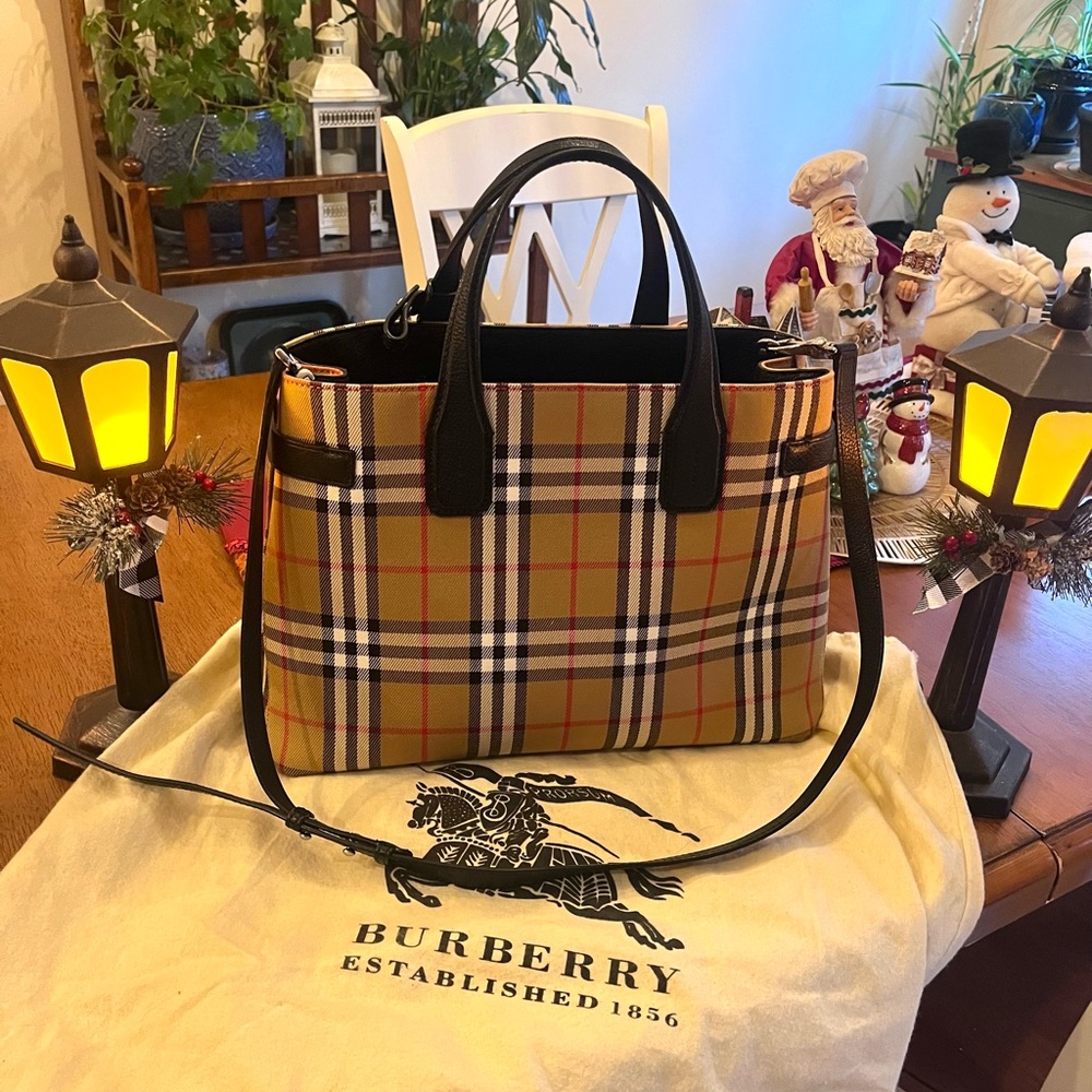 🍁Goatskin Vintage Check Medium Banner
Tote Black🍁